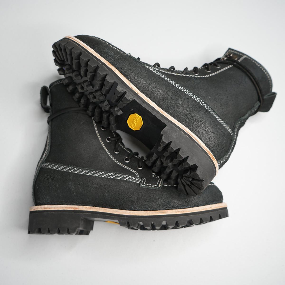 Size 8 Oiled Black Rough Out 8 Inch + Vibram 132 Montagna Outsoles