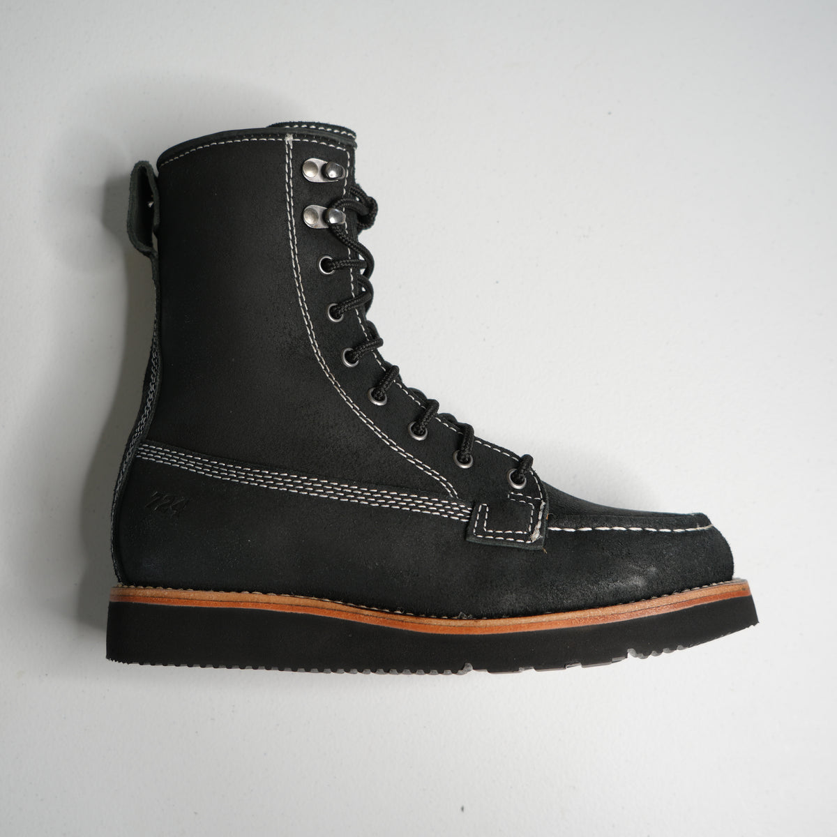 Bristow 8 Inch | Oiled Black Rough Out