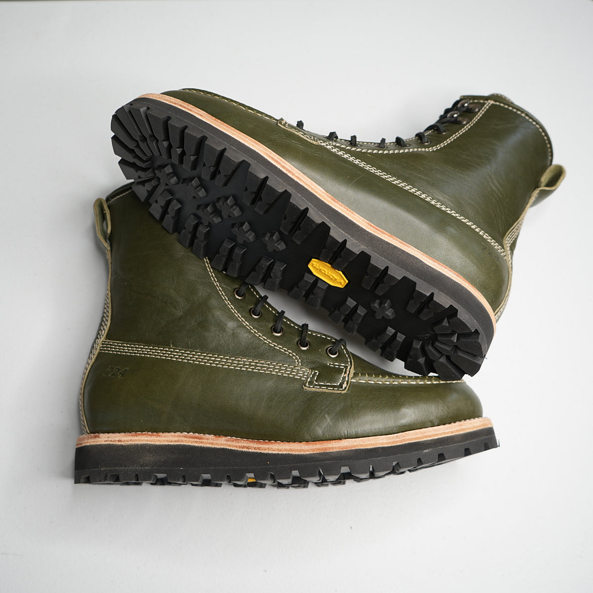Size 10.5 Forest Full Grain 8 Inch + Vibram Kletterlift Outsoles